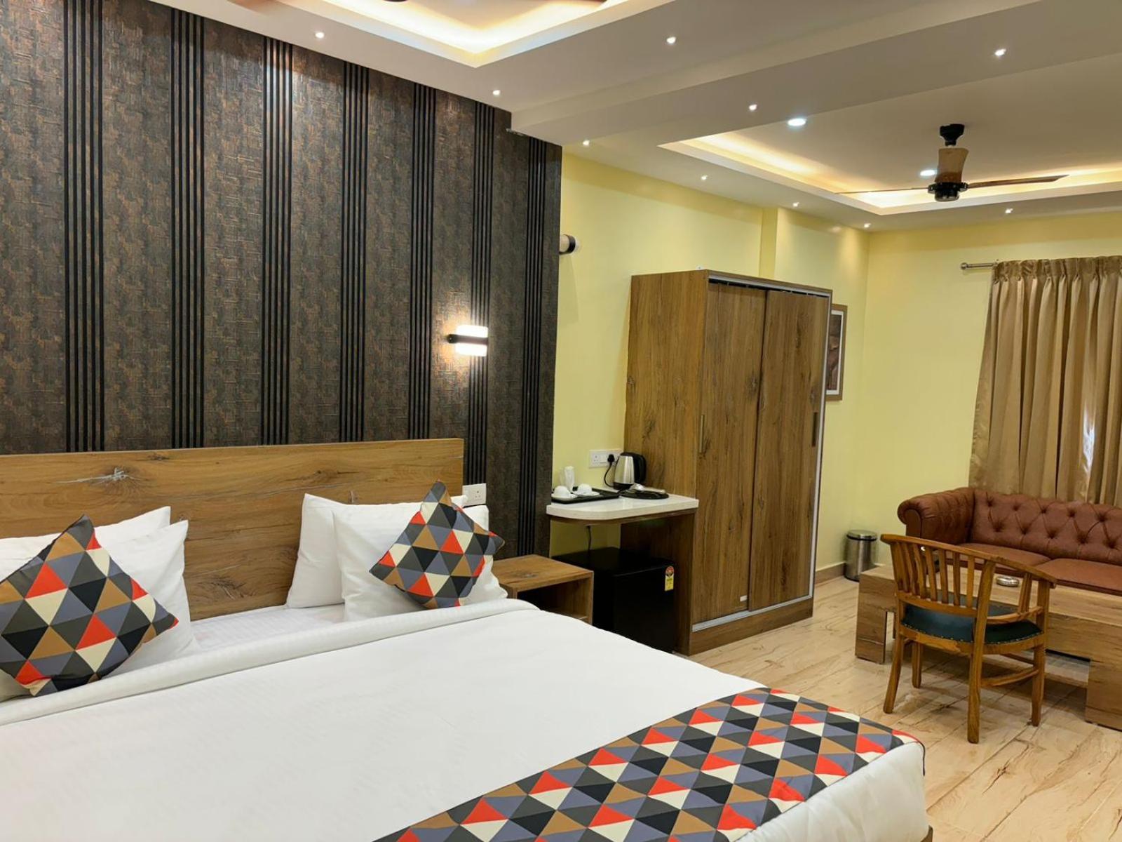 Forest Transit Hotel Coimbatore Buitenkant foto